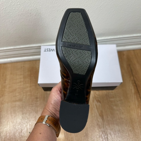 Brand New Nine West TORTOISE PATENT 9x9 Block Heel Pumps - Picture 2 of 4